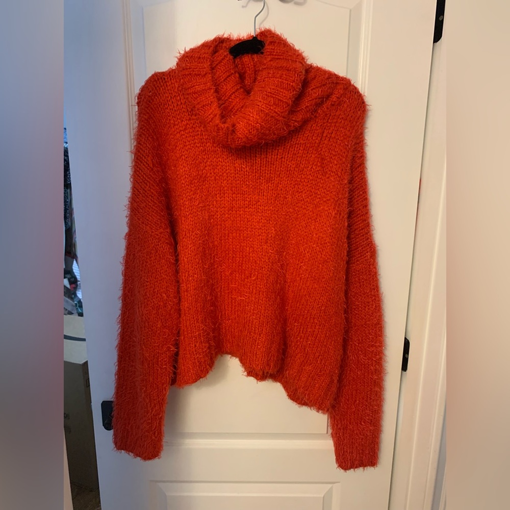 Lush women’s sweater size large. Warm and soft! Excellent condition